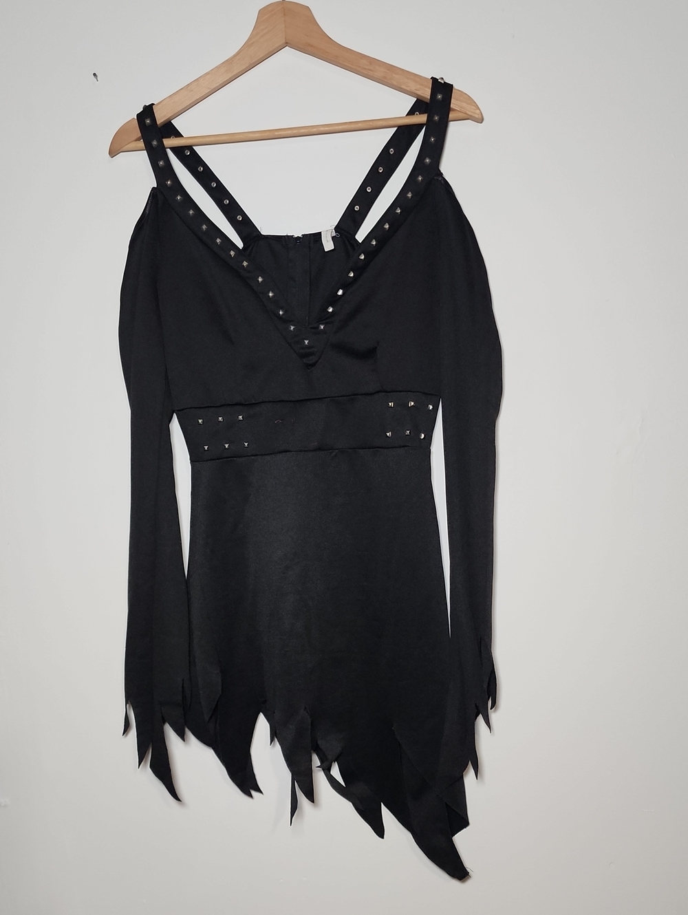 Source Unknown Black Studded Cold-Shoulder Top